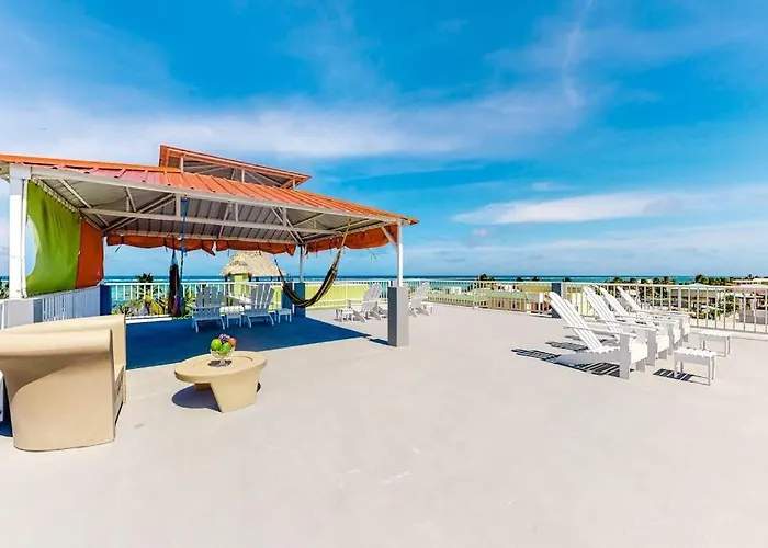 Western #6 At Laguna Apartment